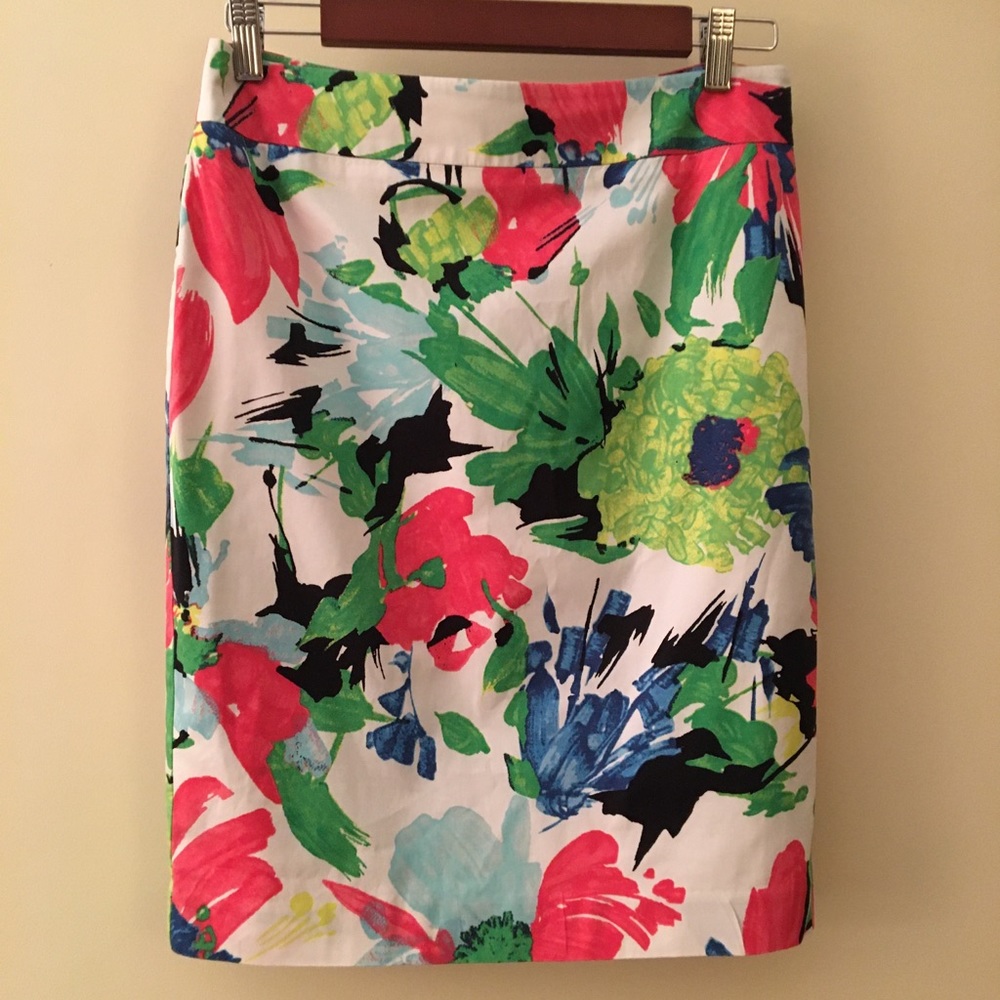 Ann Taylor Bright Flowered pencil skirt